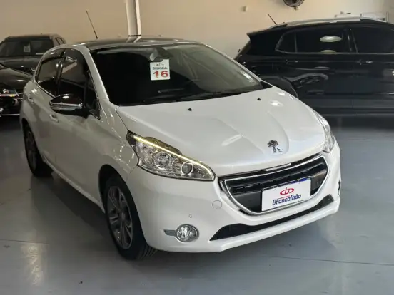 PEUGEOT-208-2015