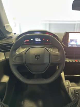 PEUGEOT-208-2025