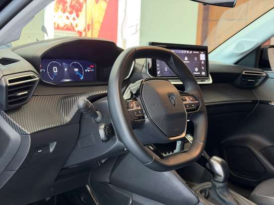 PEUGEOT-208-2025