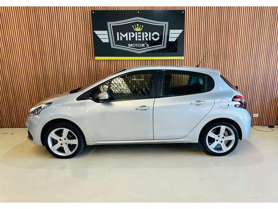 PEUGEOT-208-2019