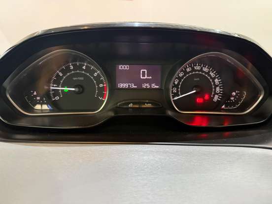 PEUGEOT-208-2014