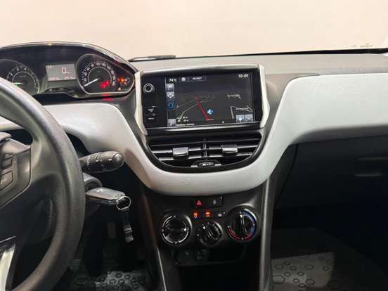 PEUGEOT-208-2014