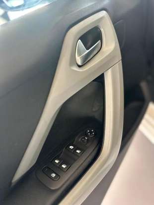 PEUGEOT-208-2014
