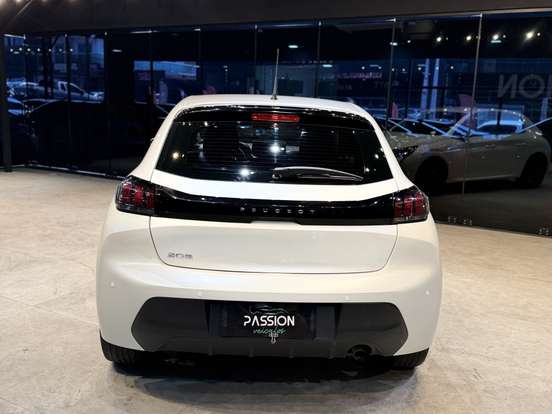 PEUGEOT-208-2023