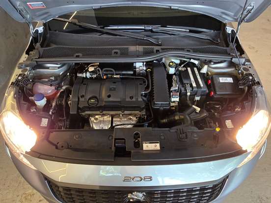 PEUGEOT-208-2023