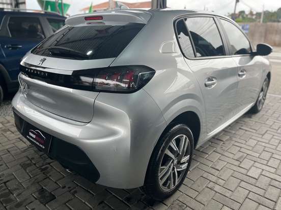 PEUGEOT-208-2022