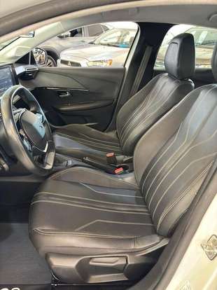 PEUGEOT-208-2022