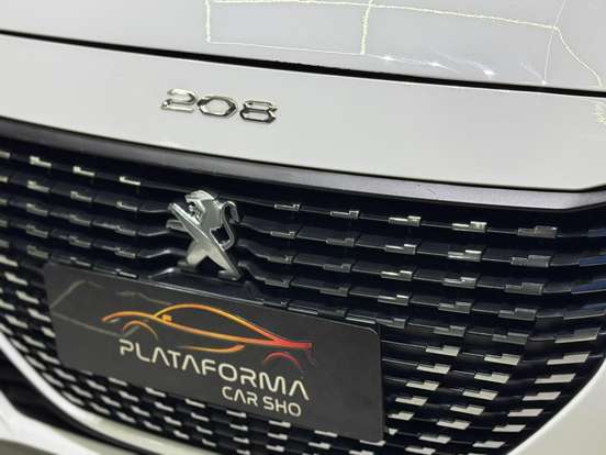 PEUGEOT-208-2021