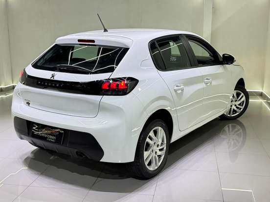 PEUGEOT-208-2021