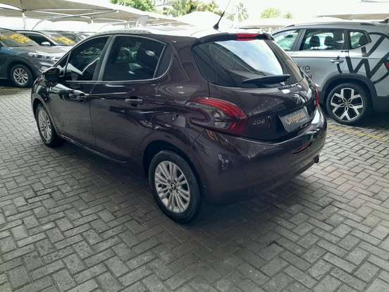 PEUGEOT-208-2019