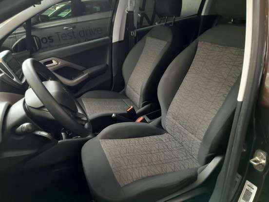 PEUGEOT-208-2019