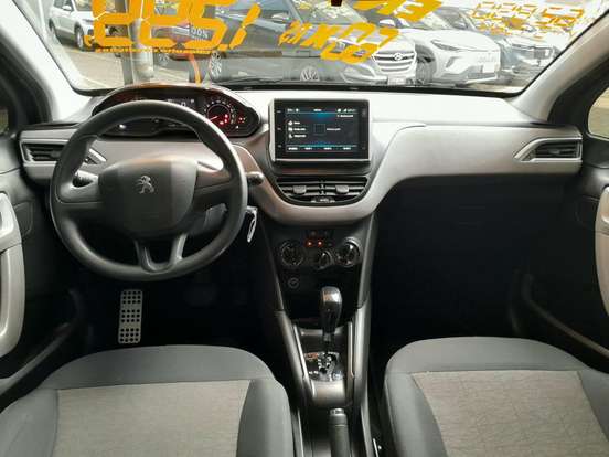 PEUGEOT-208-2019