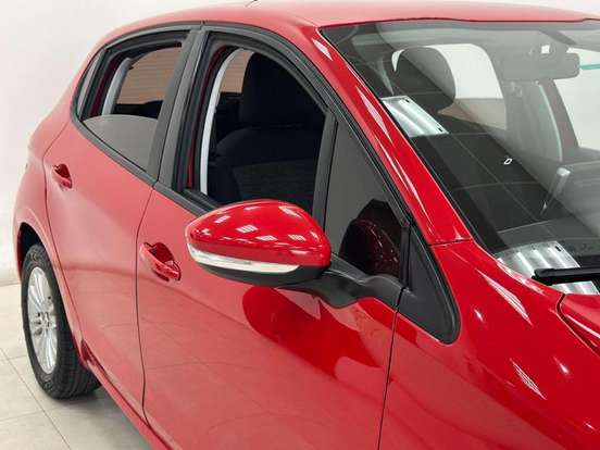 PEUGEOT-208-2020
