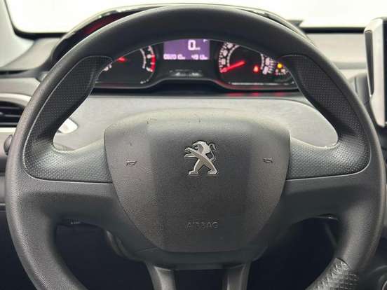 PEUGEOT-208-2020