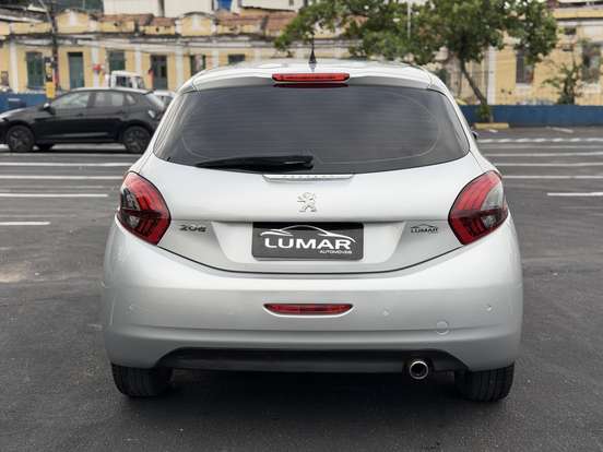 PEUGEOT-208-2018