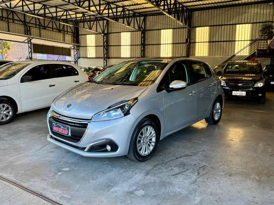 PEUGEOT-208-2017