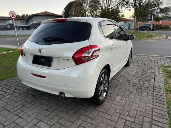 PEUGEOT-208-2014