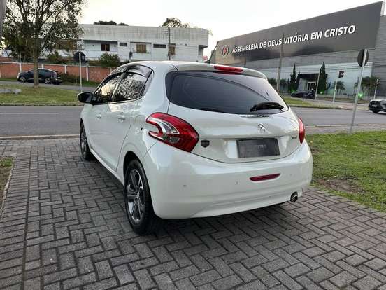 PEUGEOT-208-2014