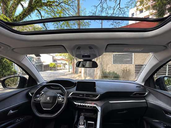 PEUGEOT-3008-2017