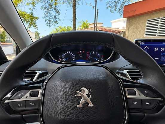PEUGEOT-3008-2017