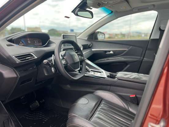 PEUGEOT-3008-2019