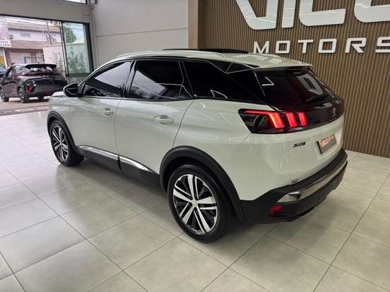 PEUGEOT-3008-2018