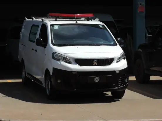 PEUGEOT-EXPERT-2021