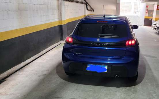 PEUGEOT-208-2021