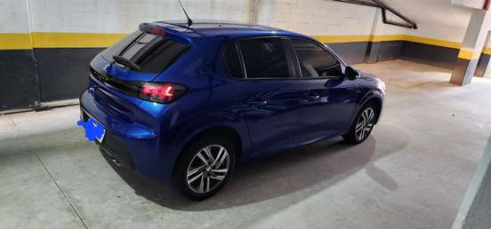 PEUGEOT-208-2021