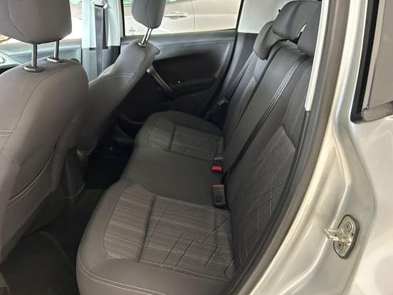 PEUGEOT-208-1.6 GRIFFE 16V FLEX 4P AUTOMÁTICO PEUGEOT-208-2015
