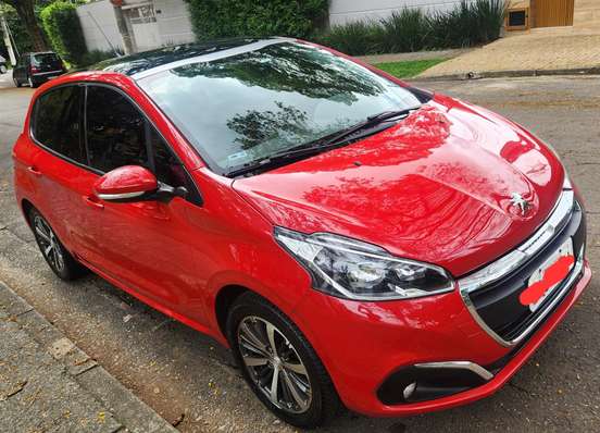 PEUGEOT-208-2018