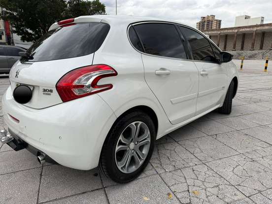 PEUGEOT-208-1.6 GRIFFE 16V FLEX 4P AUTOMÁTICO PEUGEOT-208-2014