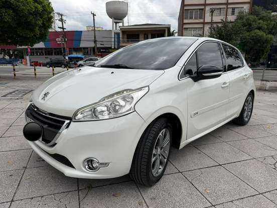 PEUGEOT-208-1.6 GRIFFE 16V FLEX 4P AUTOMÁTICO PEUGEOT-208-2014
