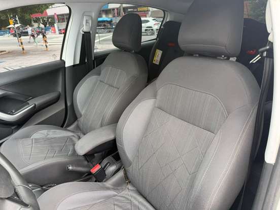PEUGEOT-208-1.6 GRIFFE 16V FLEX 4P AUTOMÁTICO PEUGEOT-208-2014