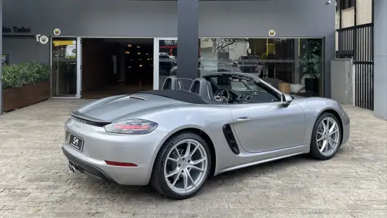 PORSCHE-718-2024