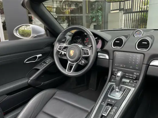 PORSCHE-718-2024
