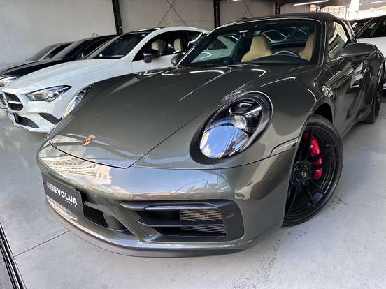 PORSCHE-911-2023