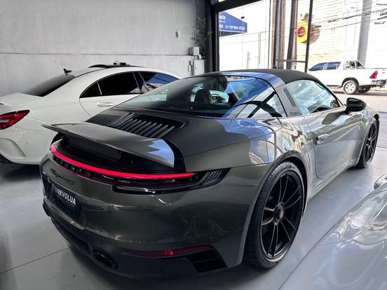PORSCHE-911-2023