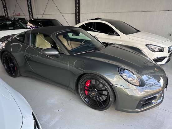 PORSCHE-911-2023