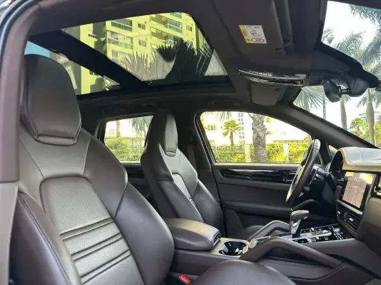 PORSCHE-CAYENNE-2022