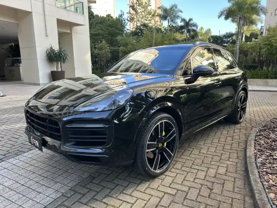 PORSCHE-CAYENNE-2022