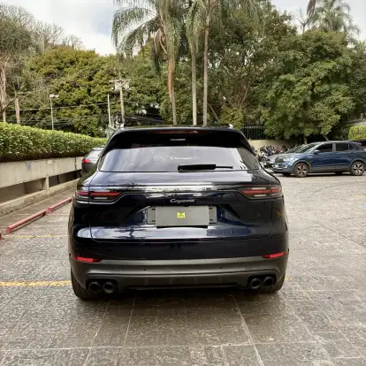 PORSCHE-CAYENNE-2022