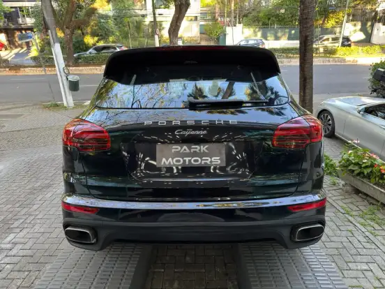 PORSCHE-CAYENNE-2016