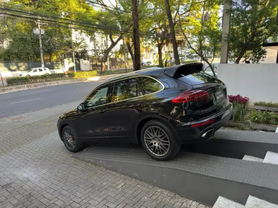 PORSCHE-CAYENNE-2016