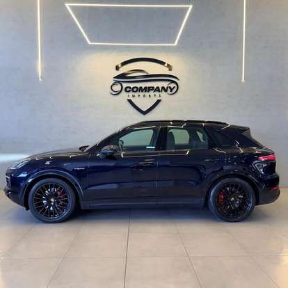 PORSCHE-CAYENNE-2020