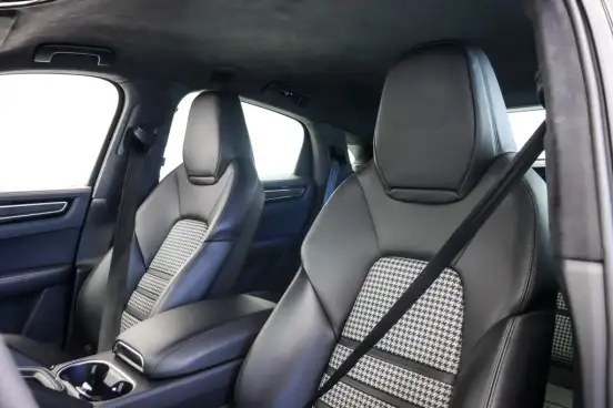 PORSCHE-CAYENNE-2019