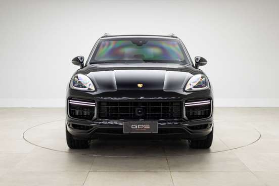 PORSCHE-CAYENNE-2021