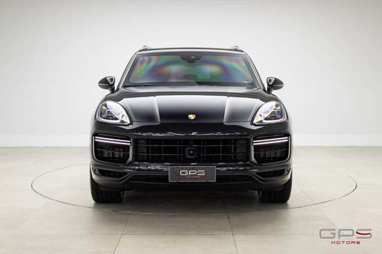PORSCHE-CAYENNE-2021