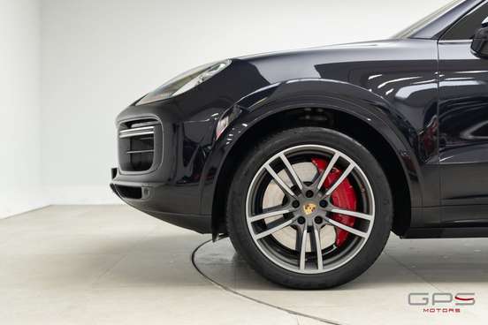 PORSCHE-CAYENNE-2021