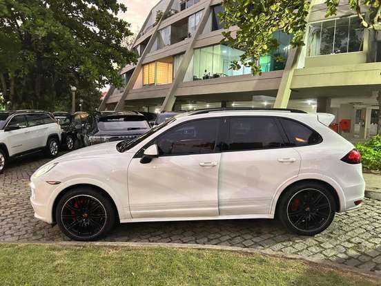 PORSCHE-CAYENNE-2013
